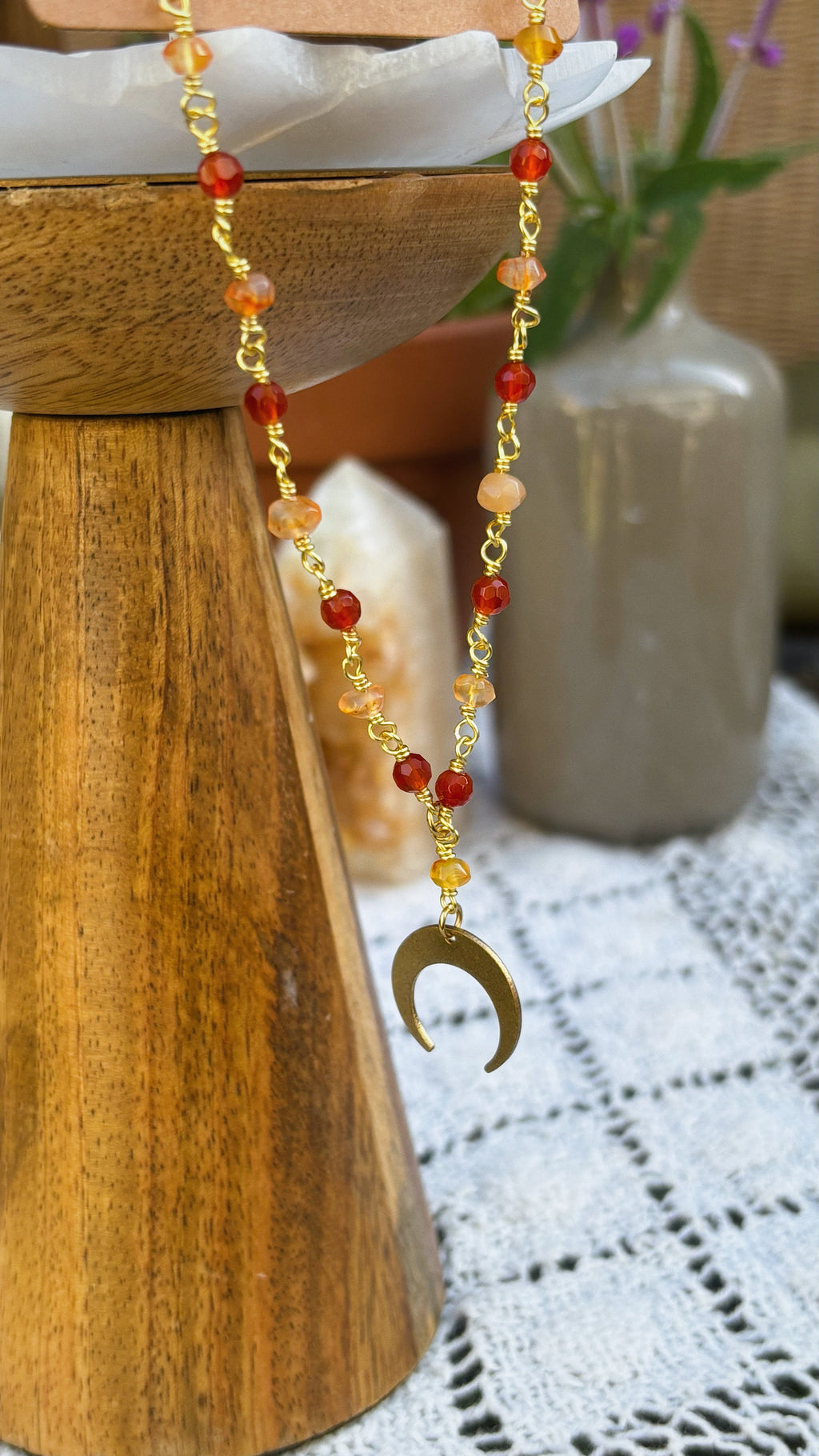 Firelight Carnelian Moon Necklace – Gold-Wrapped Gemstone Chain